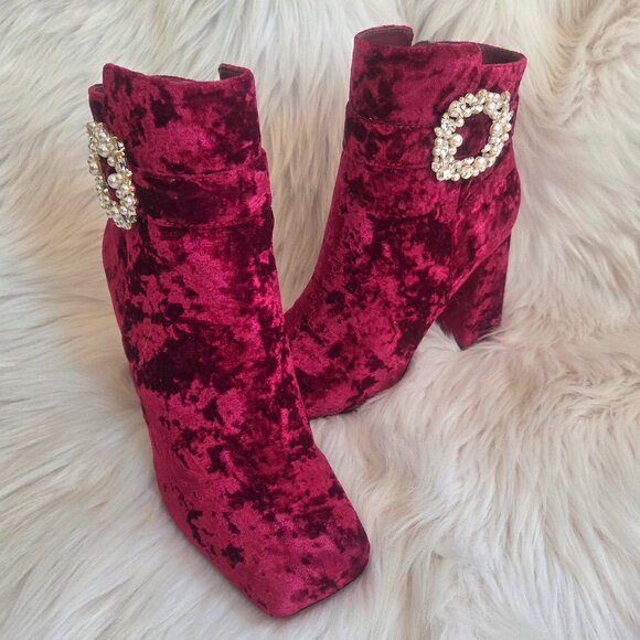 NEW JESSICA SIMPSON Embellished Buckle Crushed Velvet Block-Heel Booties Size 8 - Picture 1 of 13